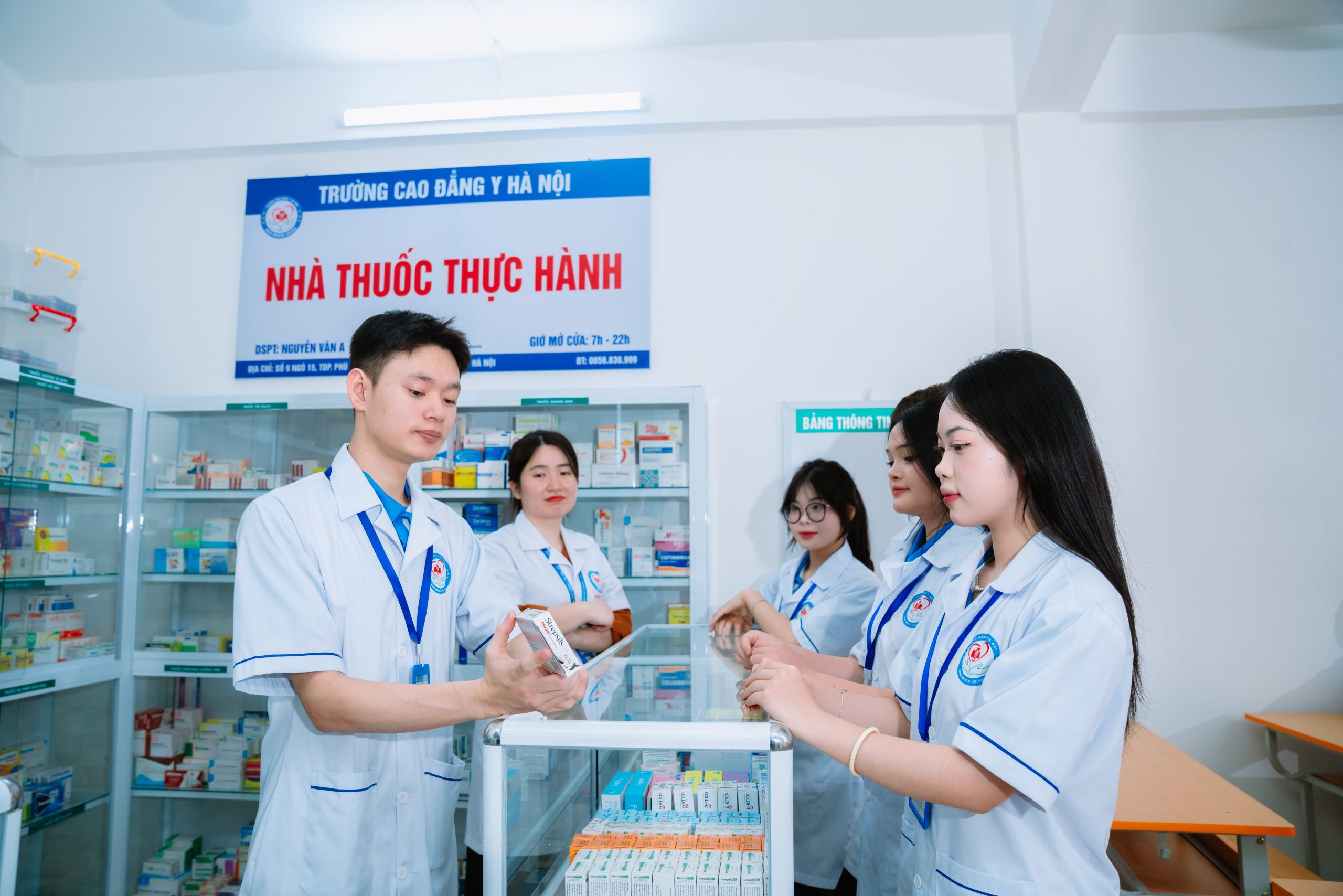 NGÀNH DƯỢC VÀ VAI TRÒ THẦM LẶNG TRONG CHĂM SÓC SỨC KHỎE CỘNG ĐỒNG