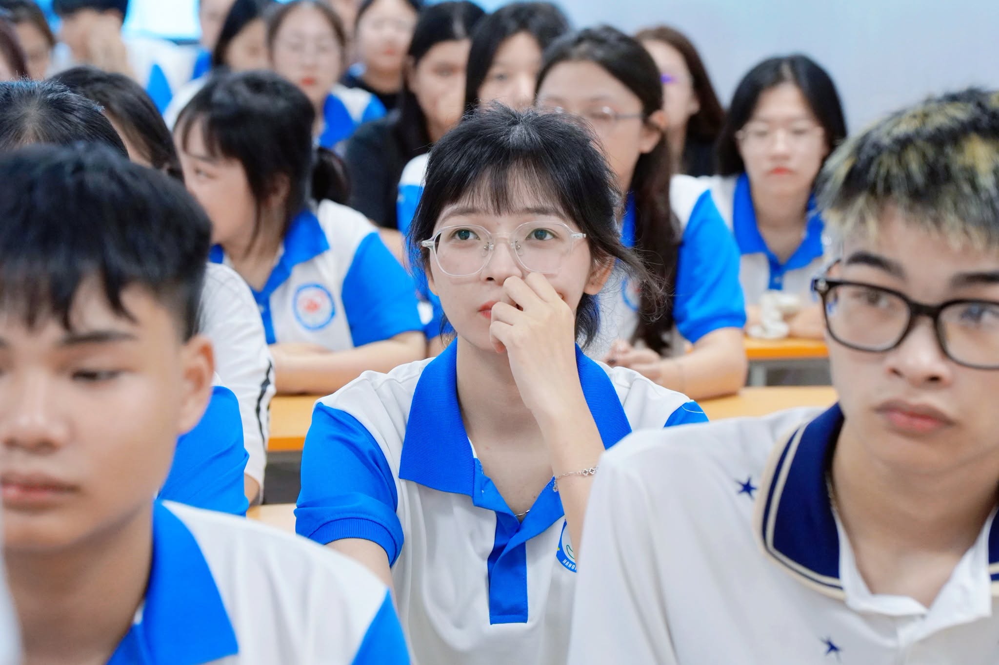 TÂN SINH VIÊN CAO ĐẲNG Y HÀ NỘI CHÍNH THỨC BƯỚC VÀO TUẦN SINH HOẠT CHÍNH TRỊ CÔNG DÂN ĐẦU KHÓA 2026 – 2027